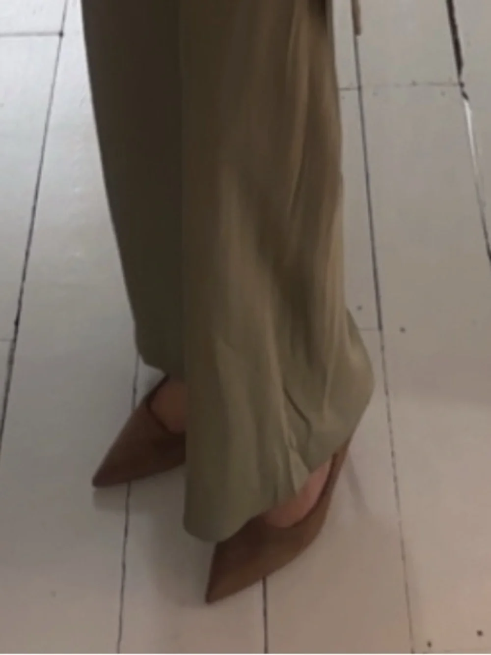 Classic Pointed-Toe Suede Pump in Taupe